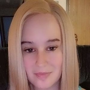 Meet your Posher, Hilary